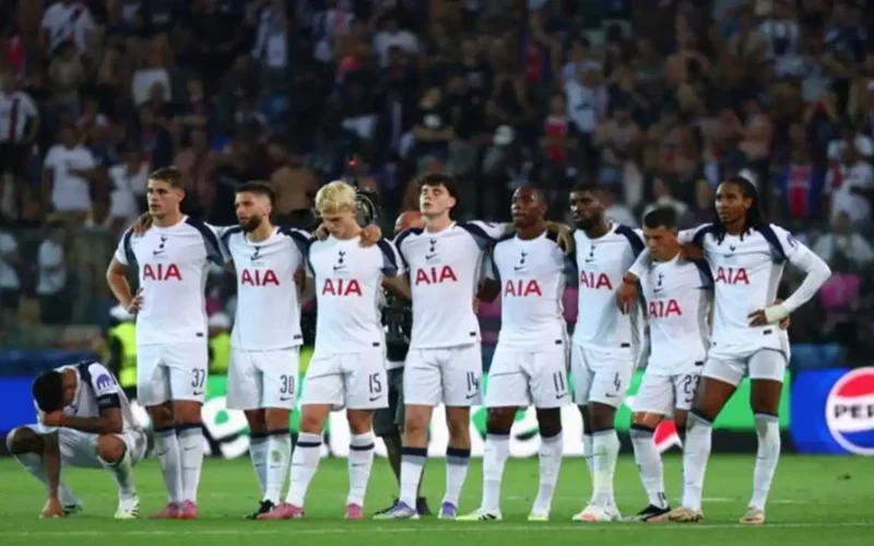 تقرير أثليتك يكشف مصير رواتب لاعبي توتنام حال الهبوط من الدوري الإنجليزي